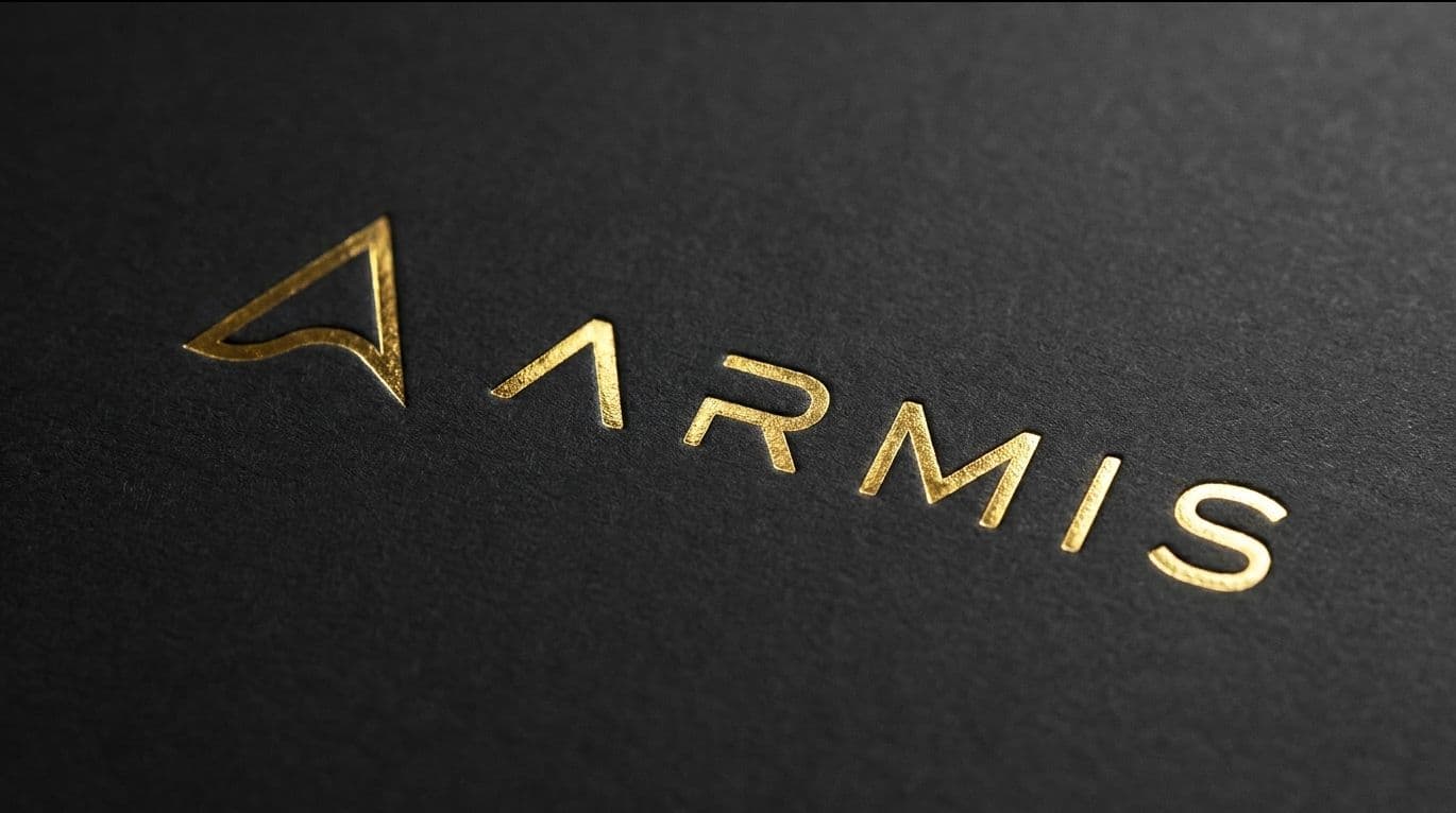 Logotipo Armis em hot stamping dourado